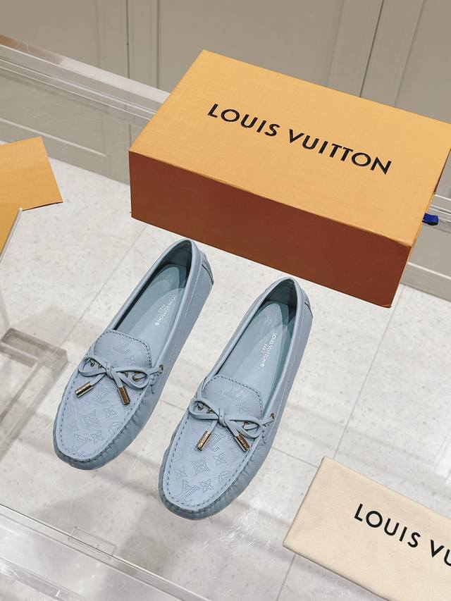 高版 Louis Vuitton 路易威登 Lv豆豆鞋；乐福鞋；平底鞋；开车鞋 鞋面采用牛漆皮；牛皮；老花皮；全皮包裹，纯手工缝纫鞋面，Lv微章钢印标识点缀 内